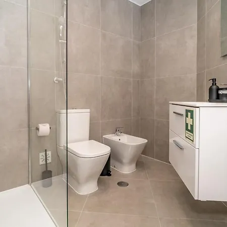 Ocean View Penthouse With 70m2 Privateterrace Apartman